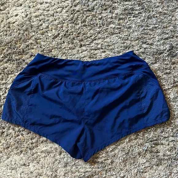 Nike Women’s Navy Blue Solid Element Swim Boardshorts - Picture 2 of 3